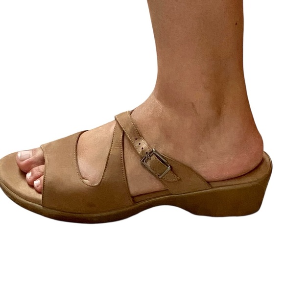 Munro American Sierra Tan Nubuck Leather Comfort Wedge Sandals Size 9 M - Picture 2 of 13